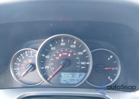 2016 Toyota Rav4 Le z USA, uszkodzony, nr VIN JTMZFREV8GD081377